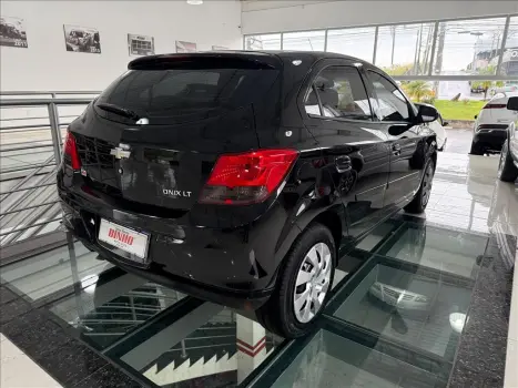 CHEVROLET Onix Hatch 1.4 4P FLEX LT, Foto 6