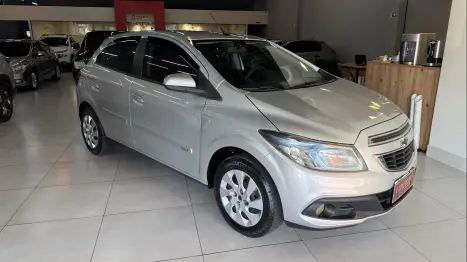 CHEVROLET Onix Hatch 1.4 4P FLEX LT, Foto 5