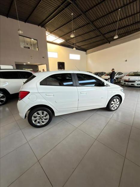 CHEVROLET Onix Hatch 1.4 4P FLEX LT AUTOM�TICO, Foto 11