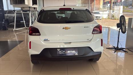 CHEVROLET Onix Hatch 1.0 12V 4P FLEX LT TURBO AUTOMÁTICO, Foto 4