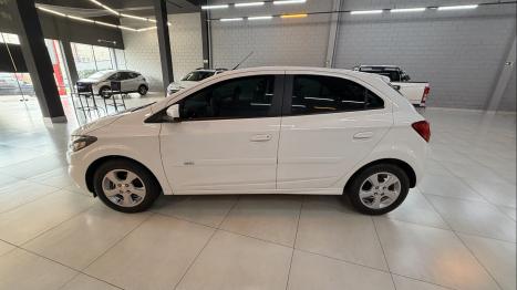 CHEVROLET Onix Hatch 1.4 4P FLEX LT, Foto 4