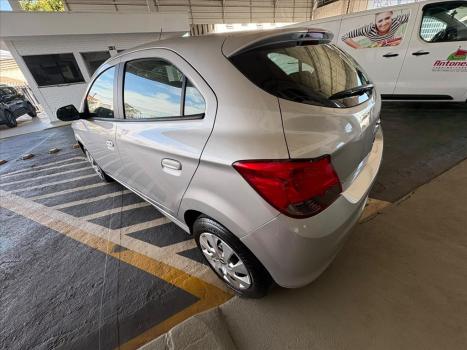 CHEVROLET Onix Hatch 1.4 4P FLEX LT, Foto 3