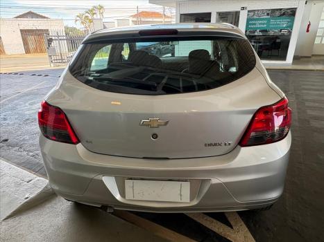 CHEVROLET Onix Hatch 1.4 4P FLEX LT, Foto 6