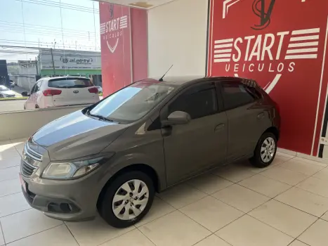 CHEVROLET Onix Hatch 1.4 4P FLEX LT, Foto 4