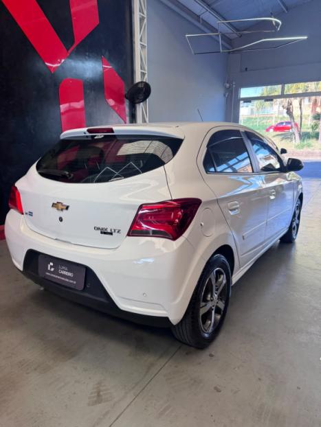 CHEVROLET Onix Hatch 1.4 4P FLEX LTZ, Foto 5