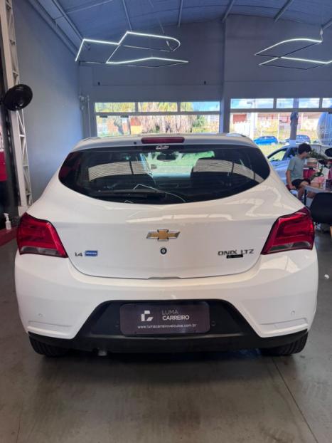 CHEVROLET Onix Hatch 1.4 4P FLEX LTZ, Foto 7