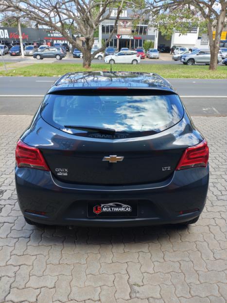 CHEVROLET Onix Hatch 1.4 4P FLEX LT AUTOM�TICO, Foto 6