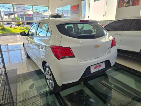 CHEVROLET Onix Hatch 1.0 4P FLEX JOY BLACK, Foto 4