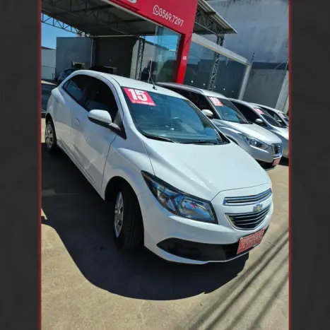 CHEVROLET Onix Hatch 1.4 4P FLEX LT, Foto 2