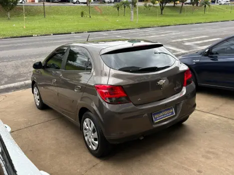 CHEVROLET Onix Hatch 1.4 4P FLEX LT, Foto 5