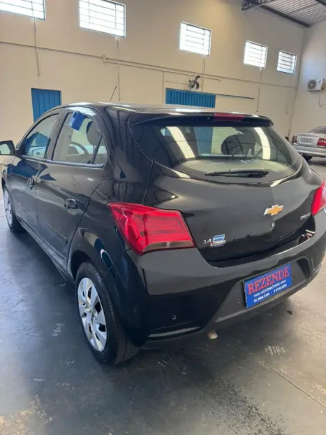 CHEVROLET Onix Hatch 1.4 4P FLEX LT, Foto 2