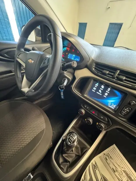 CHEVROLET Onix Hatch 1.4 4P FLEX LT, Foto 6