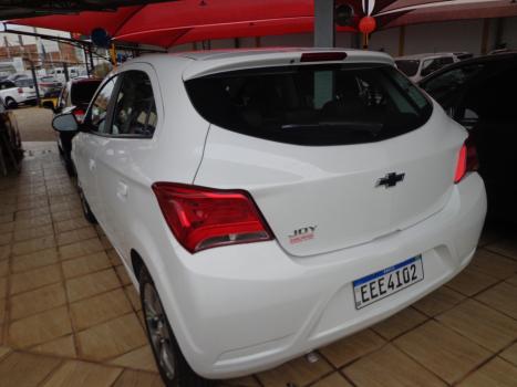 CHEVROLET Onix Hatch 1.0 4P FLEX JOY BLACK, Foto 4