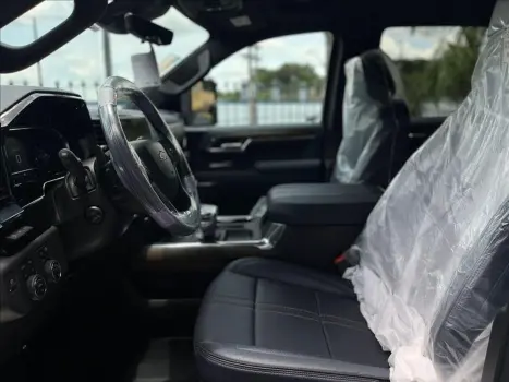 CHEVROLET Silverado 5.3 V8 1500 HIGH COUNTRY CABINE DUPLA 4X4 AUTOM�TICO, Foto 17