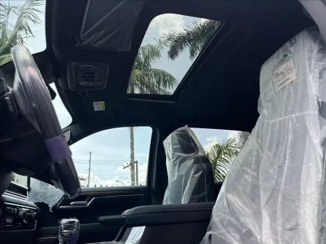 CHEVROLET Silverado 5.3 V8 1500 HIGH COUNTRY CABINE DUPLA 4X4 AUTOM�TICO, Foto 19