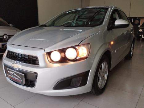 CHEVROLET Sonic Sedan 1.6 16V 4P LT FLEX AUTOM�TICO, Foto 2