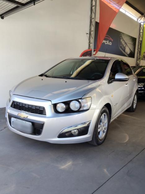 CHEVROLET Sonic Sedan 1.6 16V 4P LT FLEX AUTOM�TICO, Foto 2