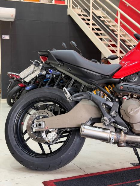 DUCATI Monster 821 ABS, Foto 4