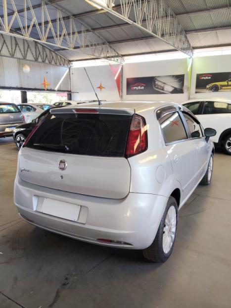 FIAT Punto 1.4 FLEX 4P, Foto 6