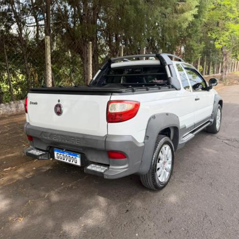 FIAT Strada 1.8 16V FLEX ADVENTURE CABINE ESTENDIDA, Foto 4