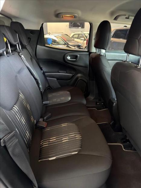 FIAT Toro 1.8 16V 4P FLEX FREEDOM AUTOM�TICO, Foto 8