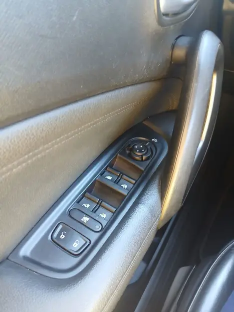 FIAT Toro 1.8 16V 4P FLEX FREEDOM AUTOMÁTICO, Foto 16