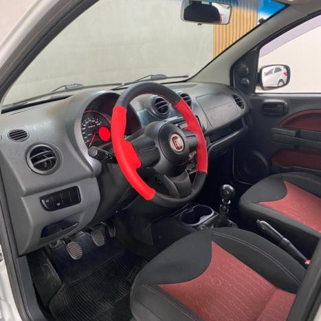 FIAT Uno 1.4 4P FLEX SPORTING, Foto 2