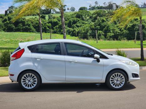 FORD Fiesta Hatch 1.6 16V 4P FLEX TITANIUM PLUS POWERSHIFT AUTOM�TICO, Foto 3