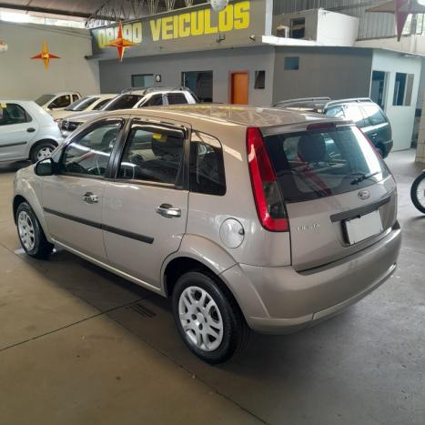 FORD Fiesta Hatch 1.6, Foto 3