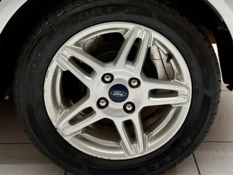 FORD Fiesta Hatch 1.6 16V 4P FLEX SE POWERSHIFT AUTOM�TICO, Foto 14
