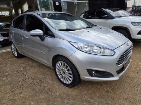 FORD Fiesta Hatch 1.6 4P FLEX TITANIUM POWERSHIFT AUTOM�TICO, Foto 3