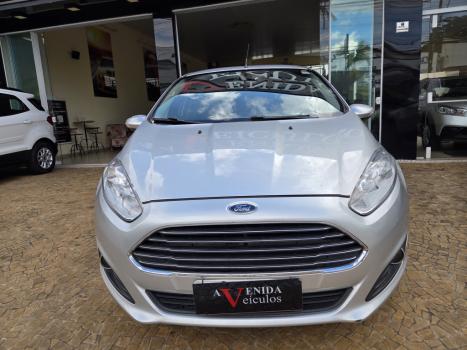FORD Fiesta Hatch 1.6 4P FLEX TITANIUM POWERSHIFT AUTOM�TICO, Foto 4