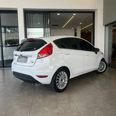 FORD Fiesta Hatch 1.6 16V 4P FLEX TITANIUM PLUS POWERSHIFT AUTOM�TICO, Foto 4