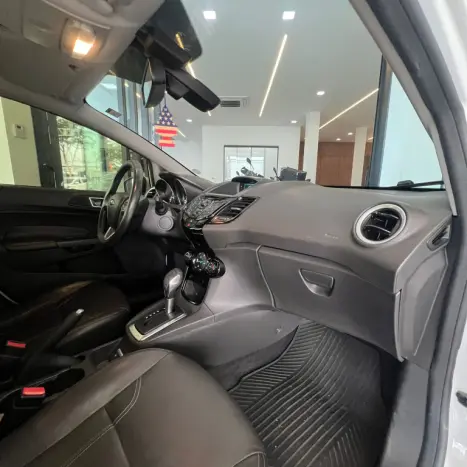 FORD Fiesta Hatch 1.6 16V 4P FLEX TITANIUM PLUS POWERSHIFT AUTOM�TICO, Foto 9