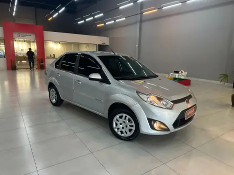 FORD Fiesta Sedan 1.6 4P ROCAM FLEX, Foto 1