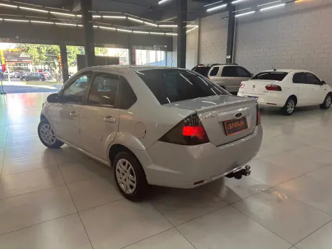 FORD Fiesta Sedan 1.6 4P ROCAM FLEX, Foto 3