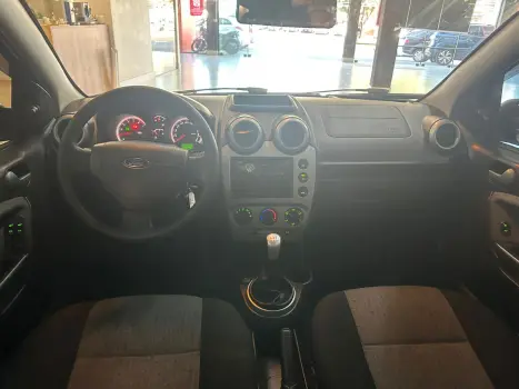 FORD Fiesta Sedan 1.6 4P ROCAM FLEX, Foto 12