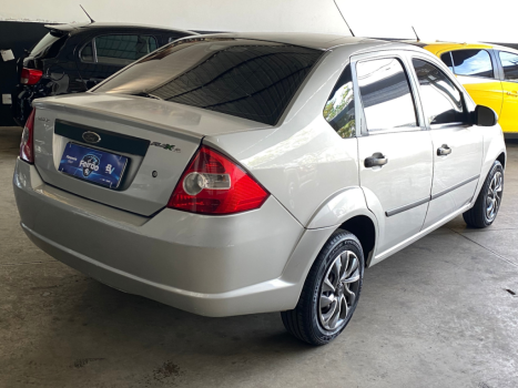 FORD Fiesta Sedan 1.6 4P FLEX, Foto 2