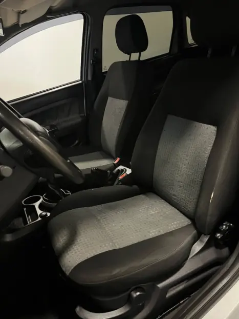 FORD Fiesta Sedan 1.6 4P ROCAM FLEX, Foto 14