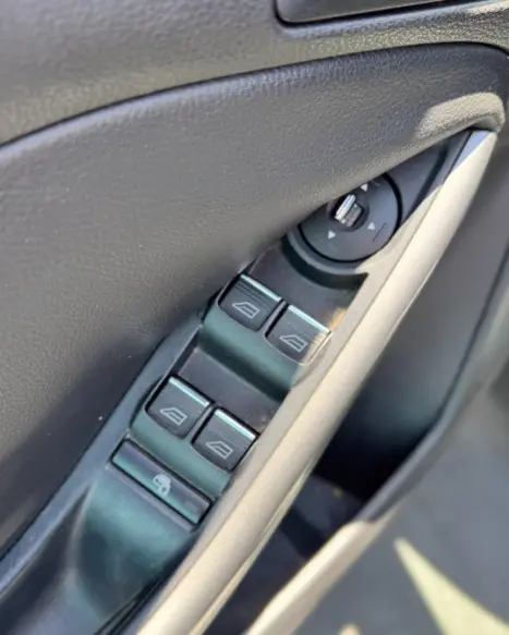 FORD Focus Hatch 1.6 16V 4P FLEX SE POWERSHIFT AUTOMTICO, Foto 6