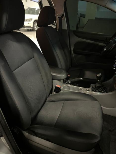 FORD Focus Hatch 1.6 4P FLEX GL, Foto 16