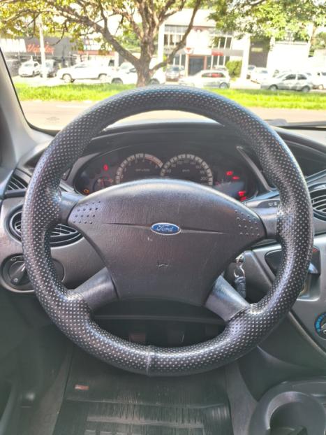 FORD Focus Hatch 1.6 4P FLEX GL, Foto 4