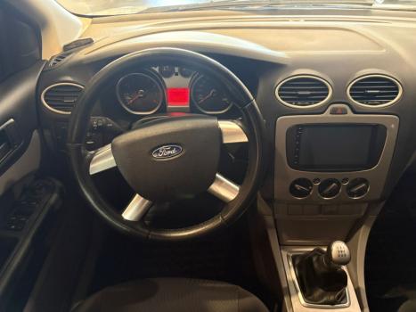 FORD Focus Hatch 1.6 4P, Foto 6
