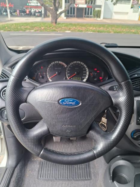FORD Focus Hatch 1.6 16V 4P FLEX GL, Foto 9