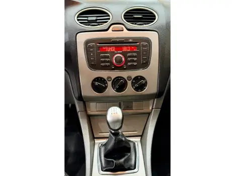 FORD Focus Hatch 1.6 4P GLX, Foto 12