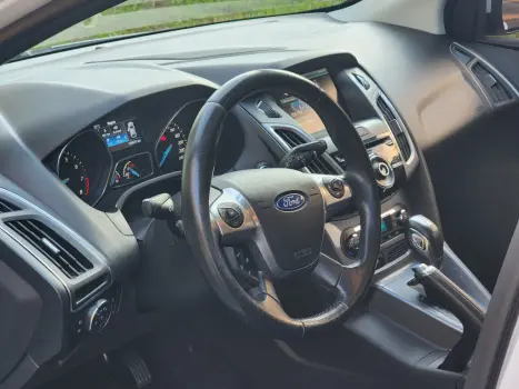 FORD Focus Hatch 2.0 16V 4P FLEX TITANIUM POWERSHIFT AUTOMTICO, Foto 8