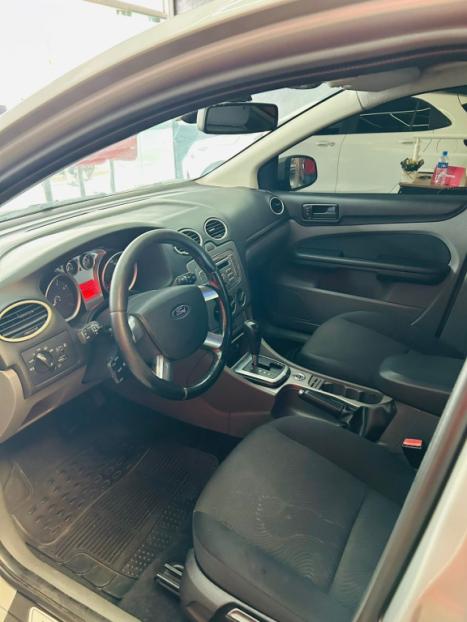 FORD Focus Hatch 2.0 16V 4P SE DIRECT, Foto 9