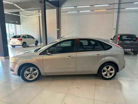 FORD Focus Hatch 2.0 16V 4P FLEX AUTOM�TICO, Foto 2