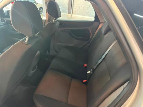 FORD Focus Hatch 2.0 16V 4P FLEX AUTOM�TICO, Foto 5
