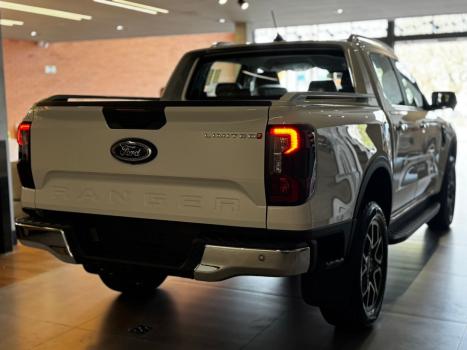FORD Ranger 3.0 V6 4X4 LIMITED PLUS TURBO DIESEL CABINE DUPLA AUTOMÁTICO, Foto 6